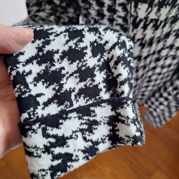 Houndstooth knit Cardigan - Picture 8 of 13